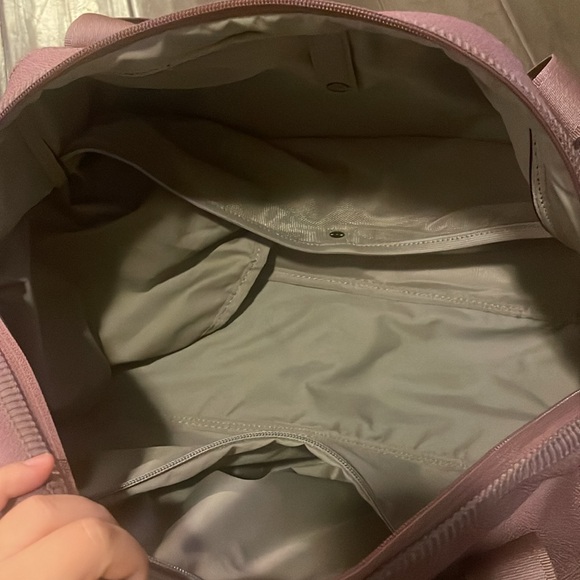 Nike Duffel Bag - Picture 4 of 6